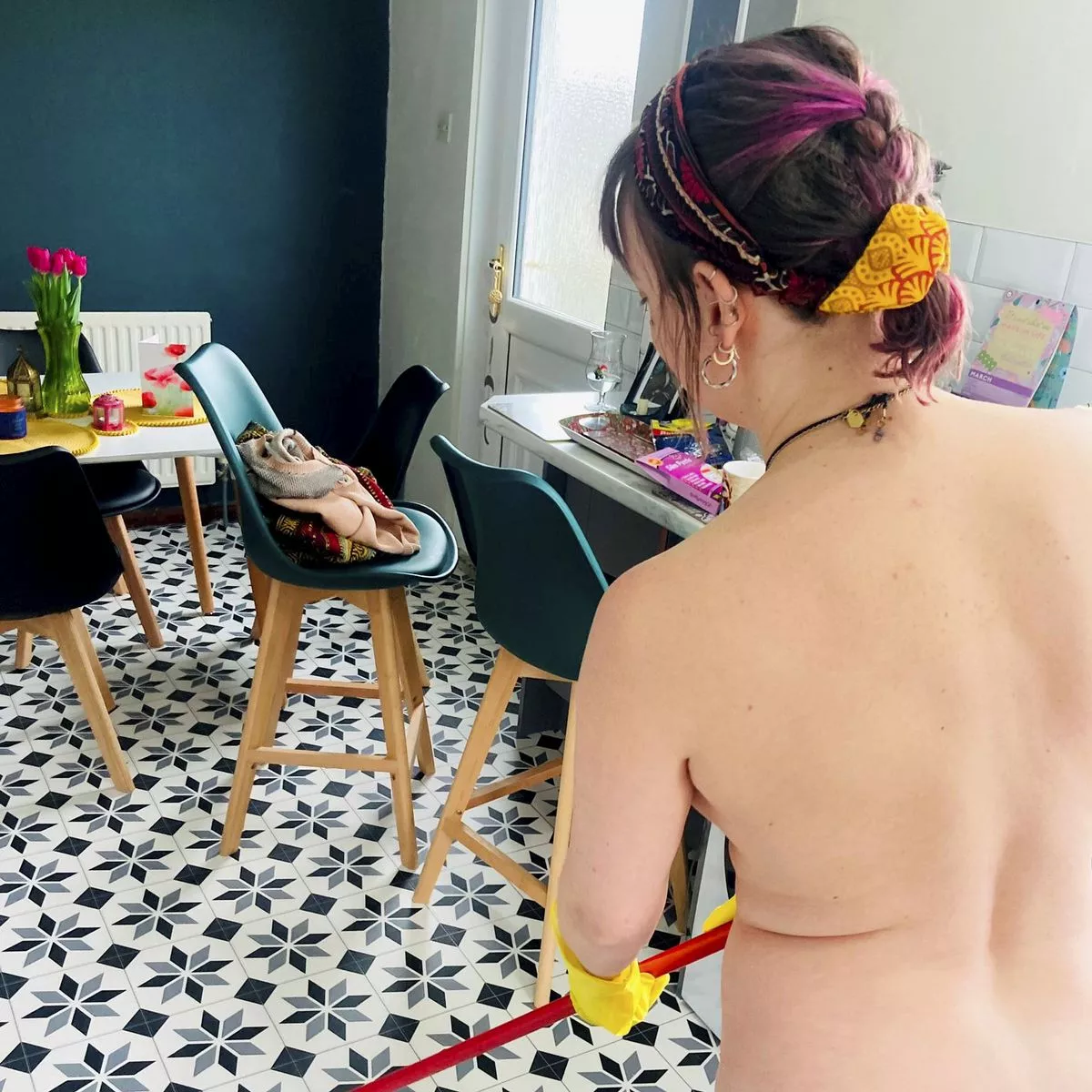 doc phil add nude housecleaning photo