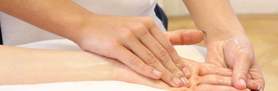 anika phillips recommends Four Hand Massage Videos