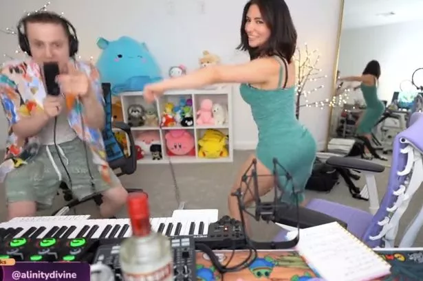 cb bc recommends Alinity Twerk