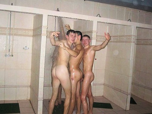 Guys Nude Together uomo collecchio