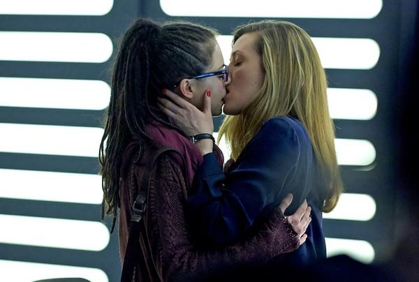 david brandhorst recommends Hottest Lesbians Kissing