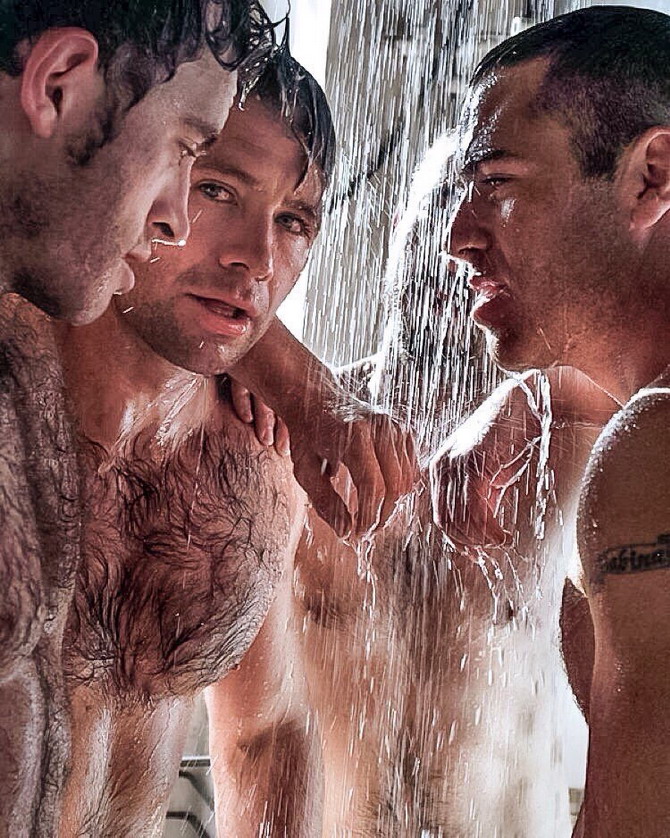 clarence richard recommends men group shower pic