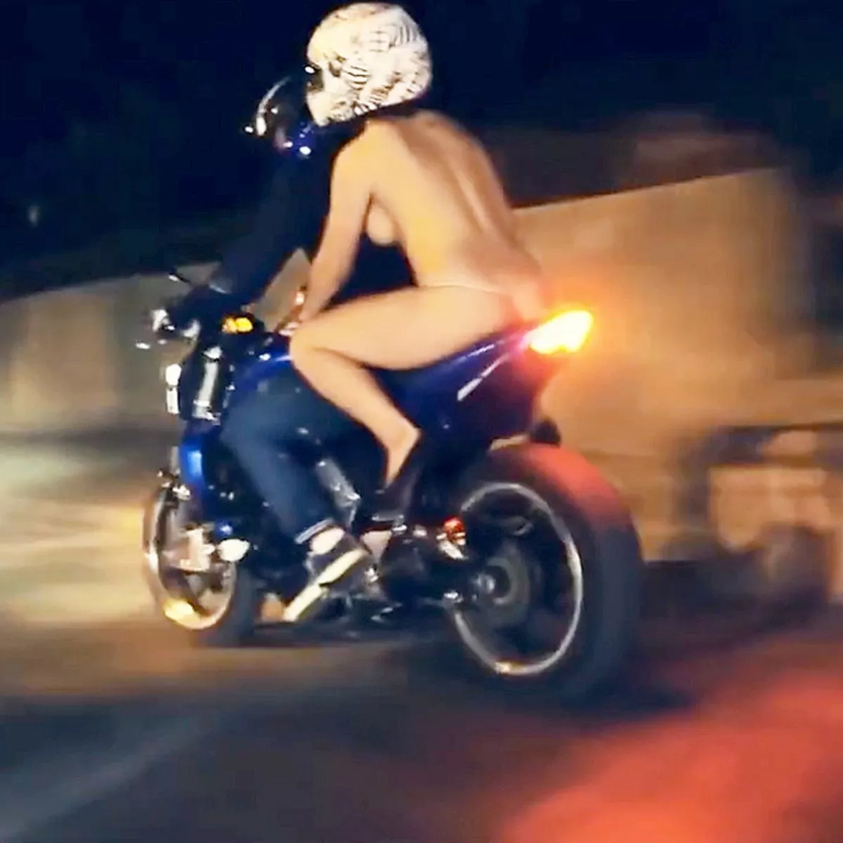 barbara markland recommends naked ladies on motorbikes pic