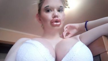 huge natural boobs webcam