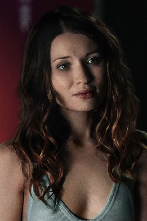 dee swinton recommends emily browning breasts pic