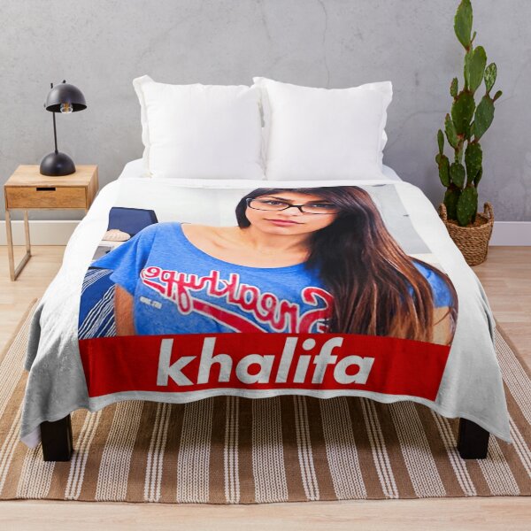 barb tomaino add mia khalifa bed photo