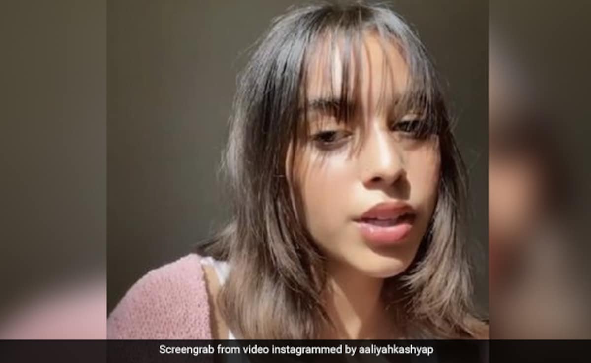 anne walsh recommends Aaliyah Bangs