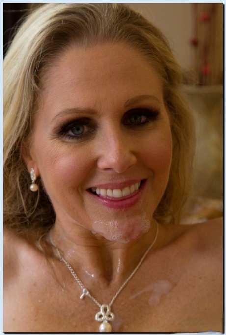 carla laurente recommends Julia Ann Cumshot