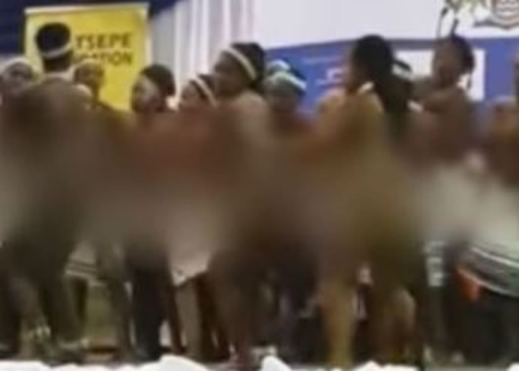 boy kampong recommends girls naked at school pic