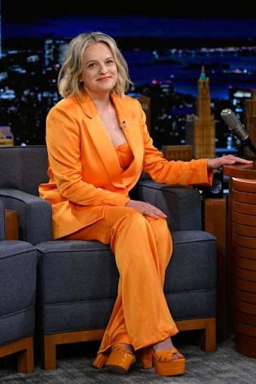 dirci rigo recommends elisabeth moss hot pic