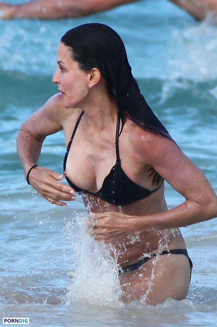 courteney cox nude