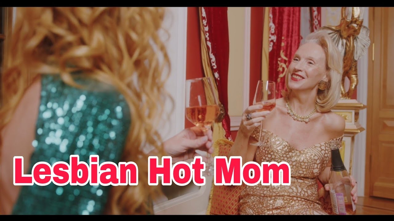 mom lesbian hot