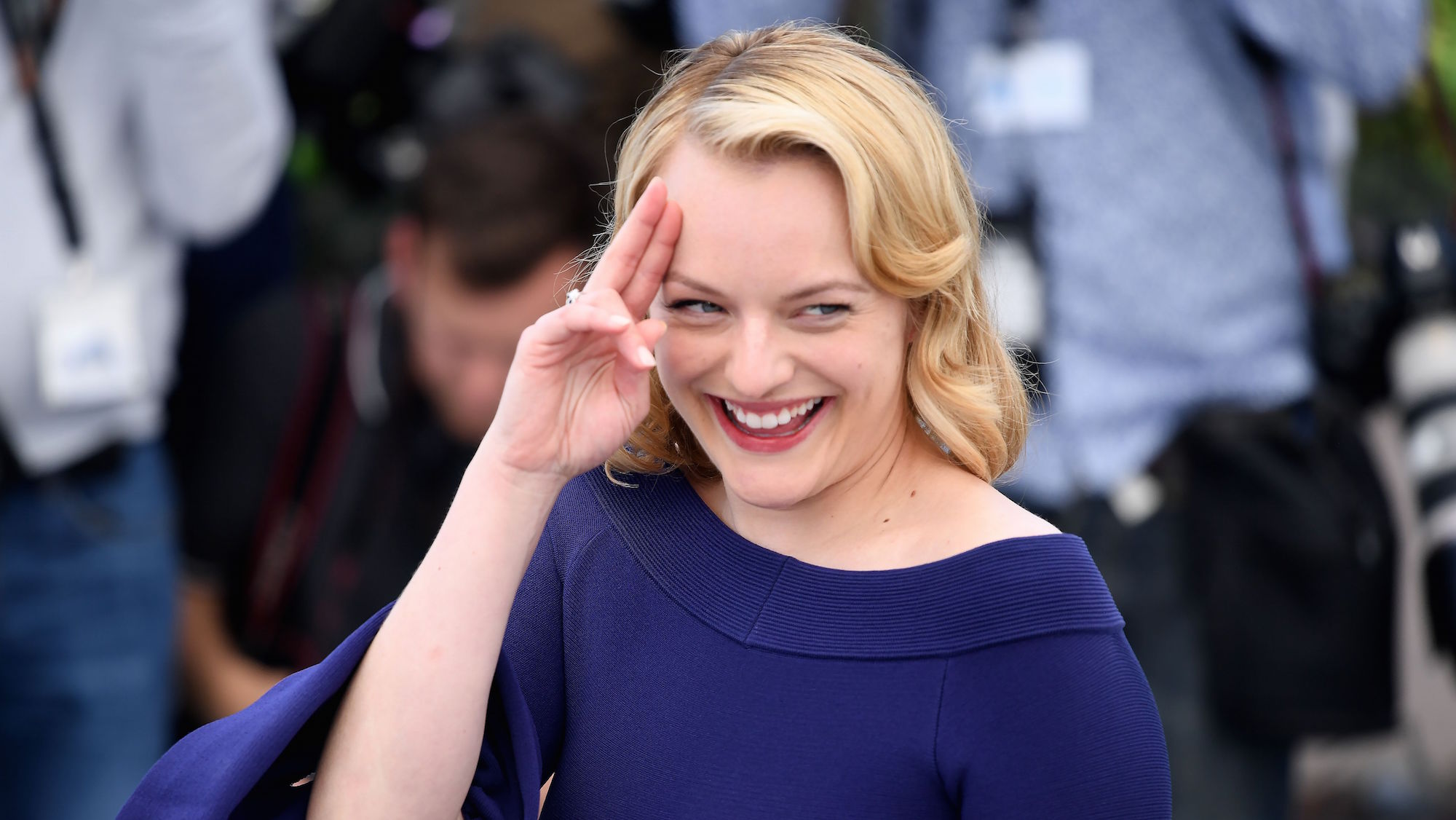 christine basinger recommends elizabeth moss nude pic