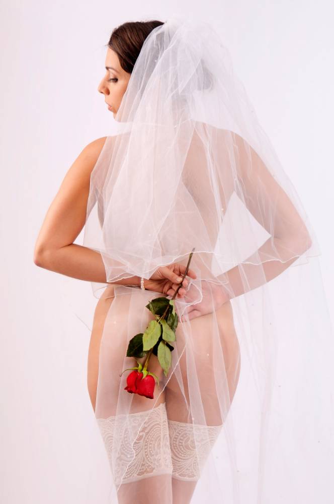 donna holesinger recommends Wedding Naked