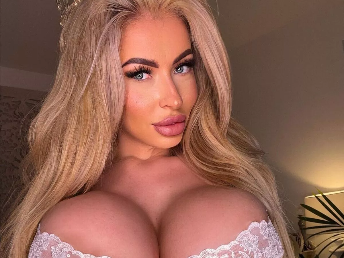 bimbofication tits