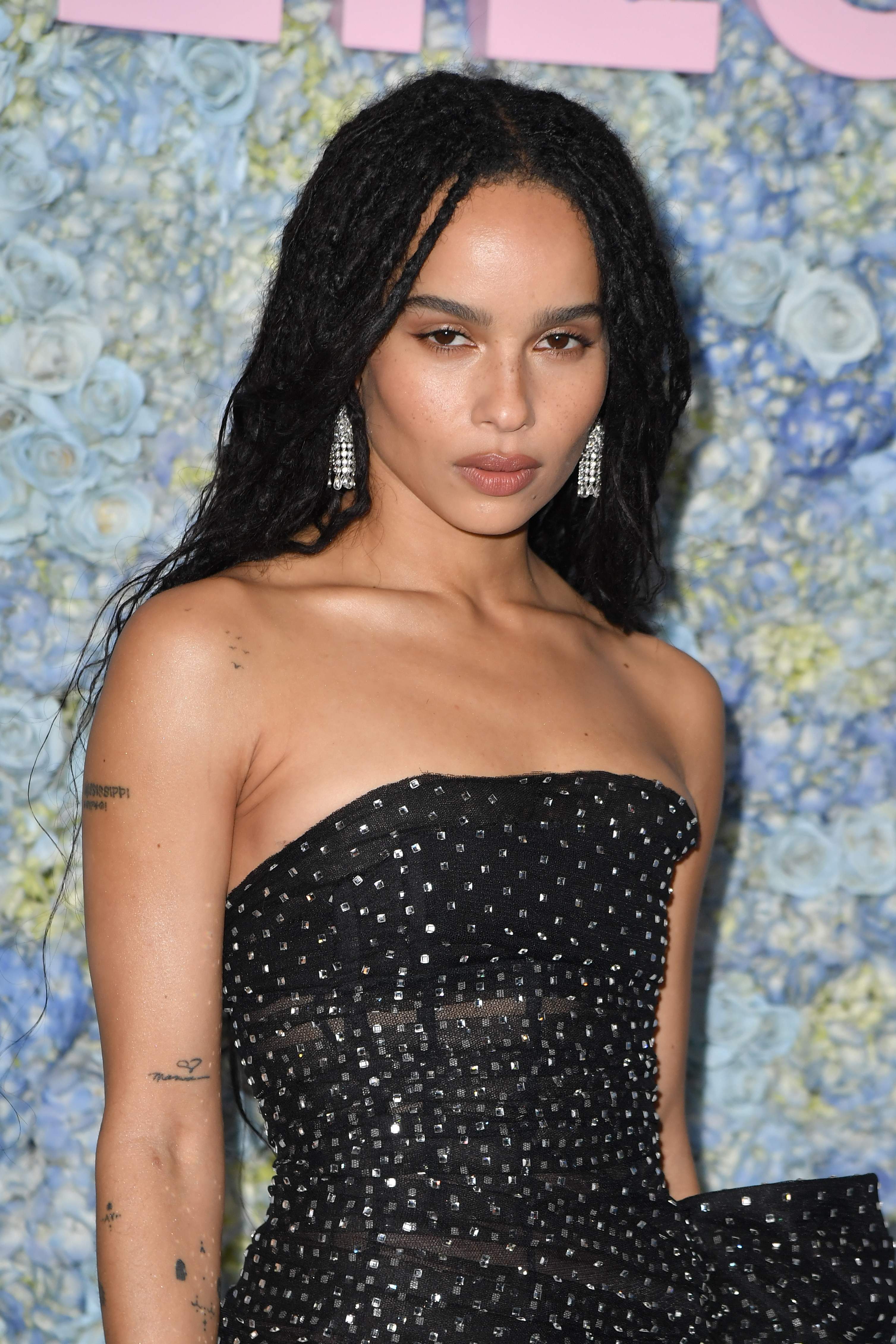 daniel simorangkir share zoe kravitz ass photos