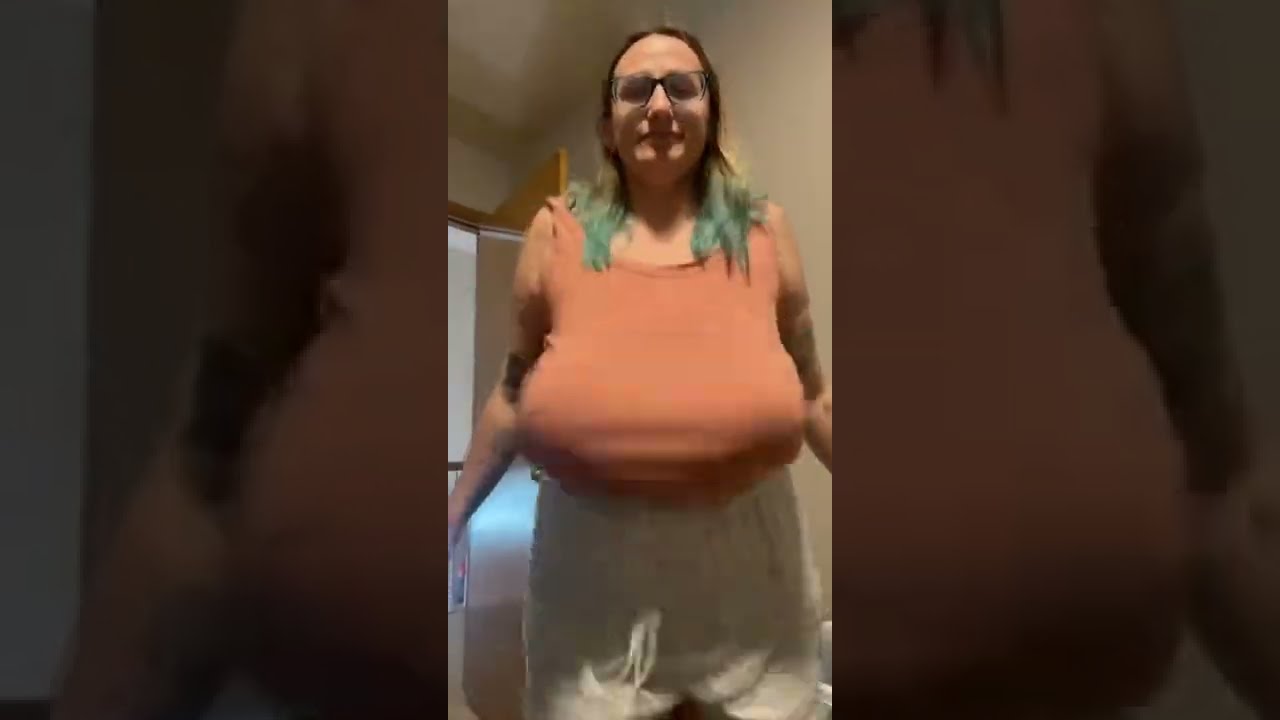 chubby tits bouncing