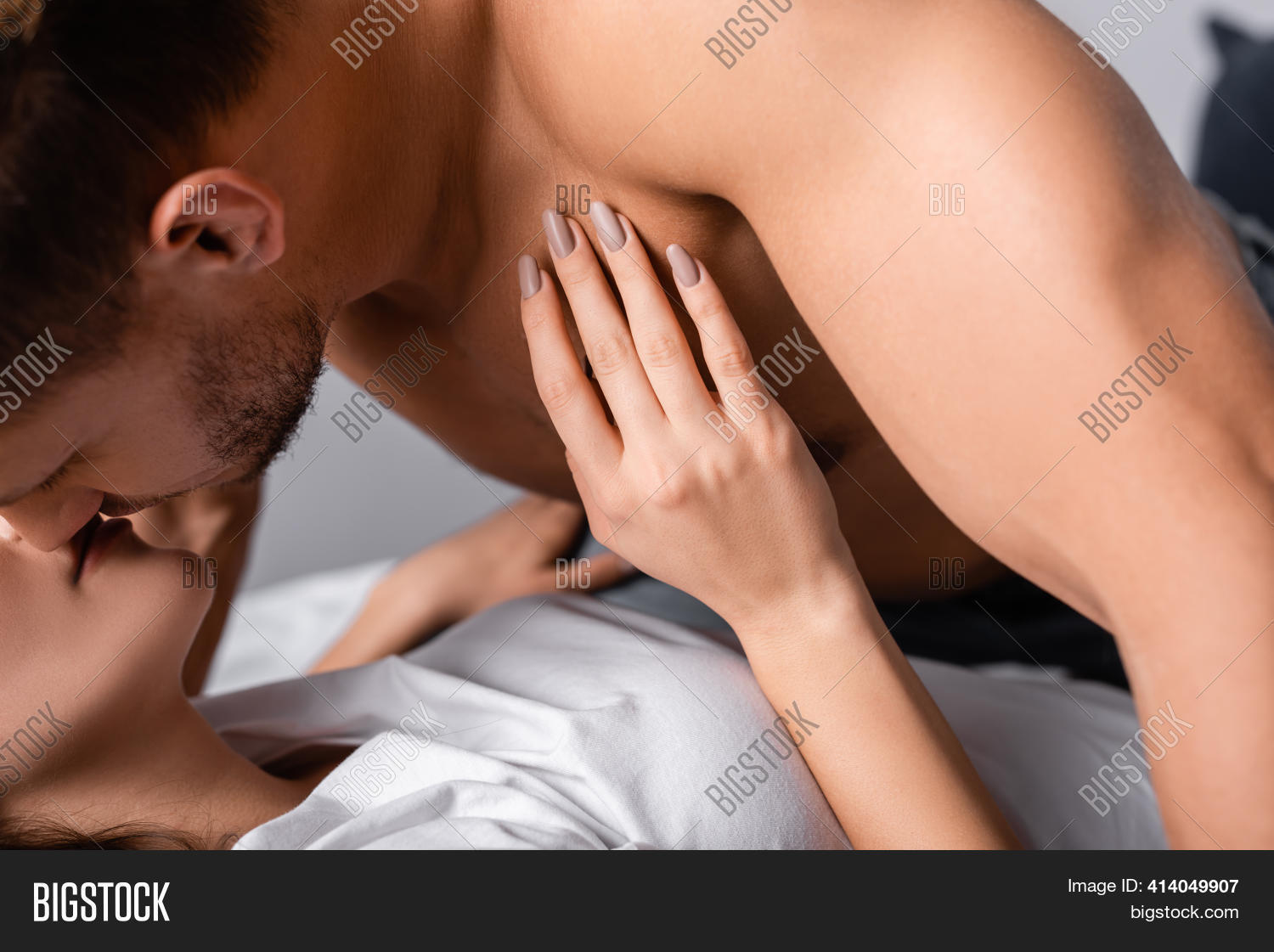 chris bettle add men kissing hot photo