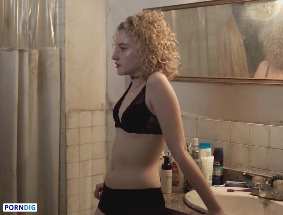 alhad bagrao recommends Julia Garner Naked