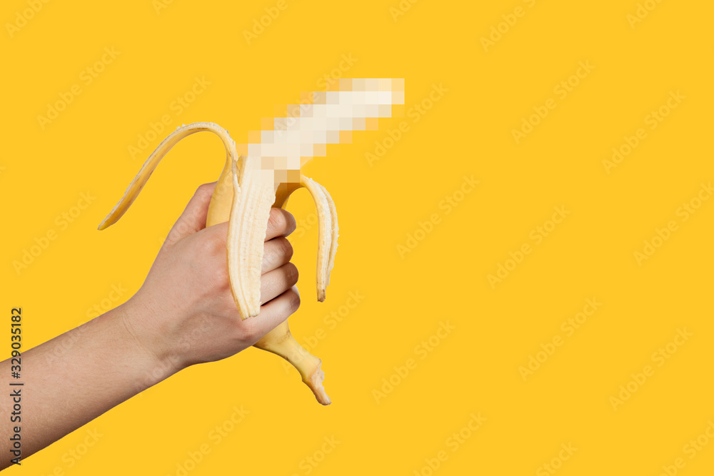 diana beney share masturbating with banana photos