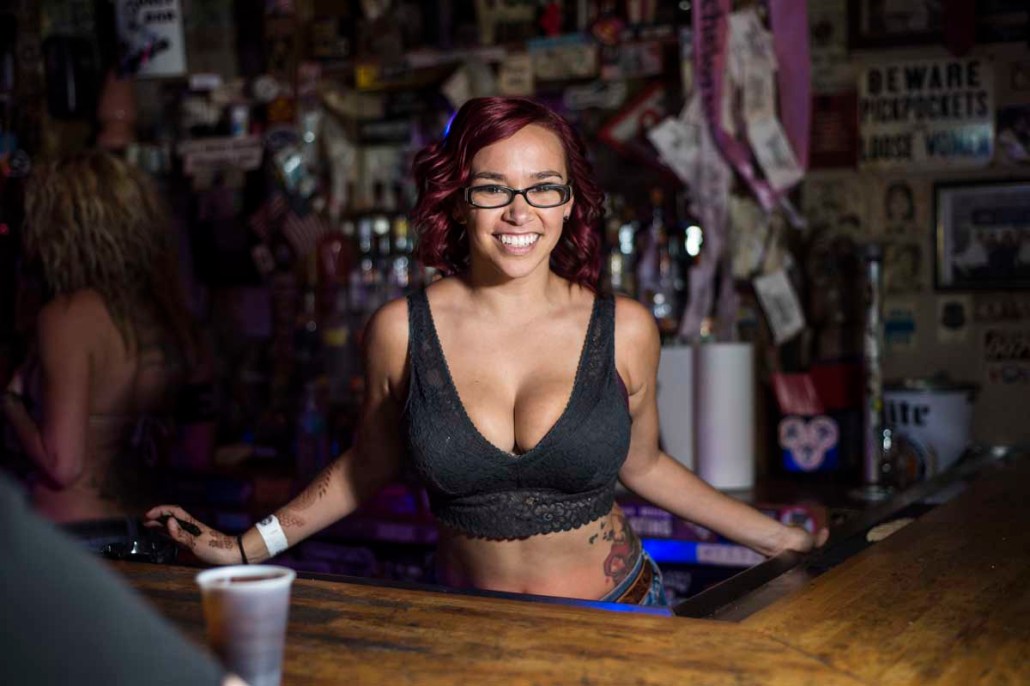 annette woodard add photo big tits bartender