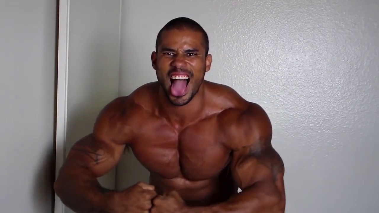 bodybuilder stripping