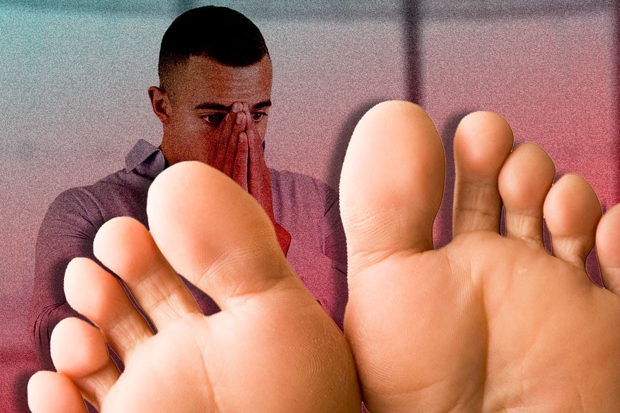 chasady jones add photo worshiping male feet