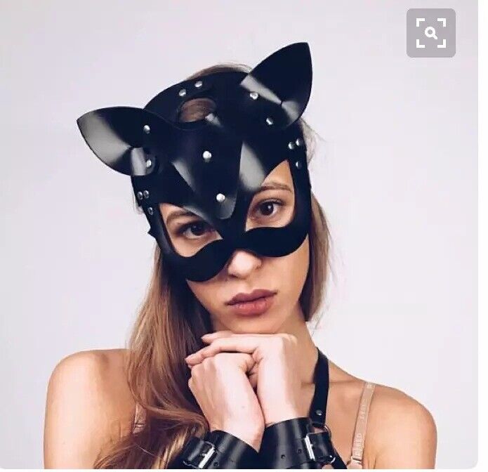 christian decoste recommends catwoman xxx pic