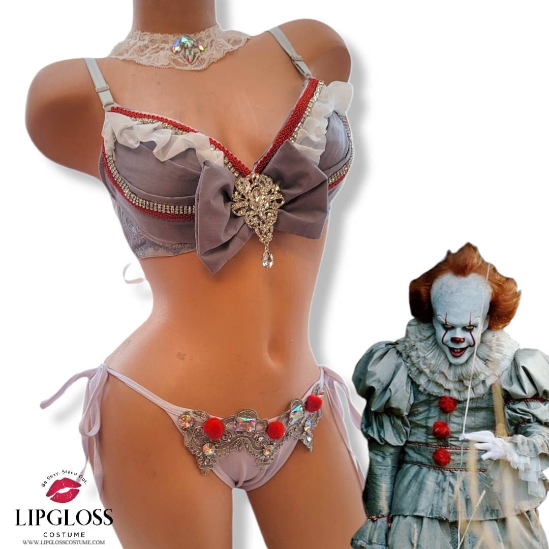 amber meinzer add pennywise lingerie photo