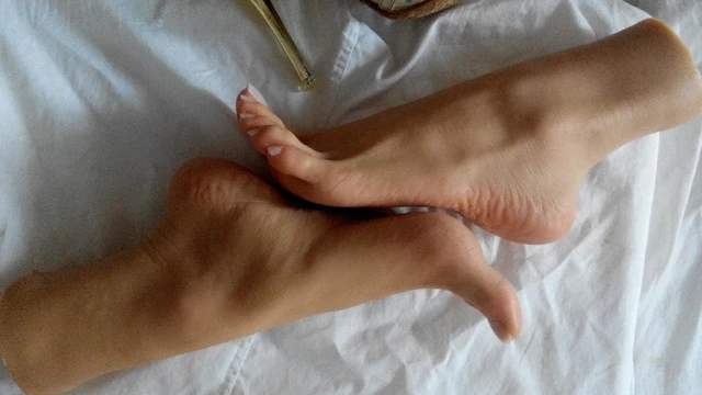 diana rossetti recommends lesbian feet worship tube pic