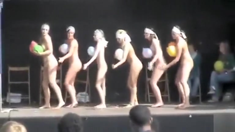 Best of Dancing naked on stage