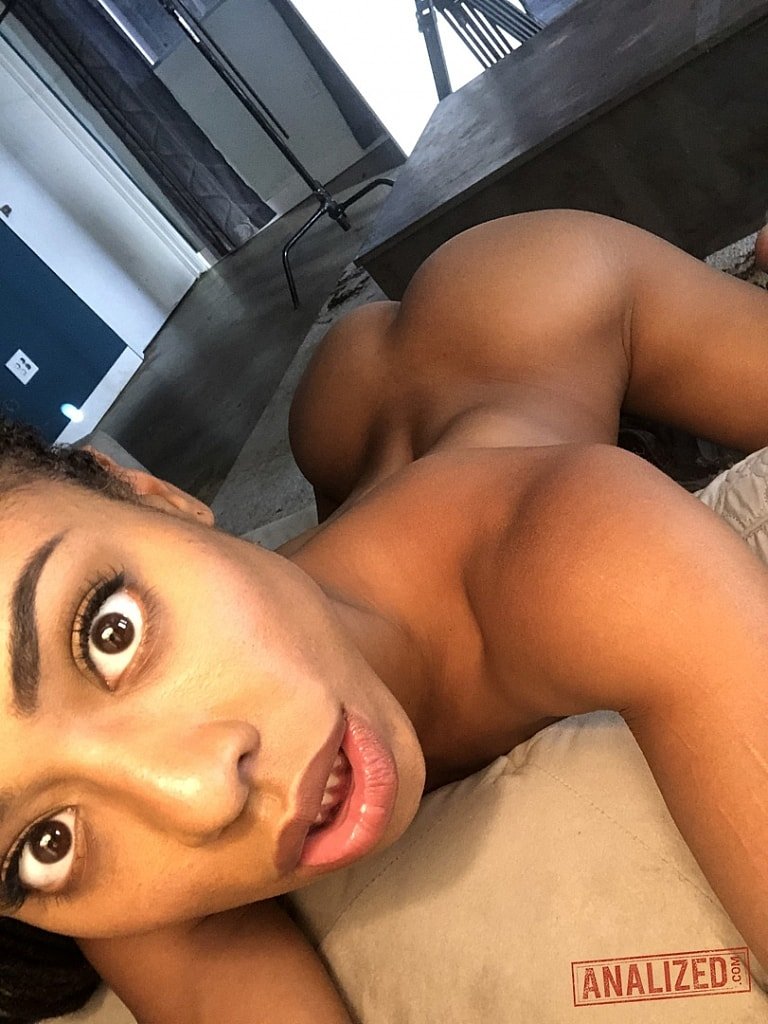 annabelle benjamin recommends Ebony Selfie Naked