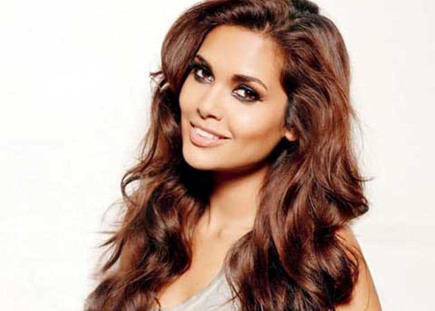 anthony knight recommends esha gupta nude pic