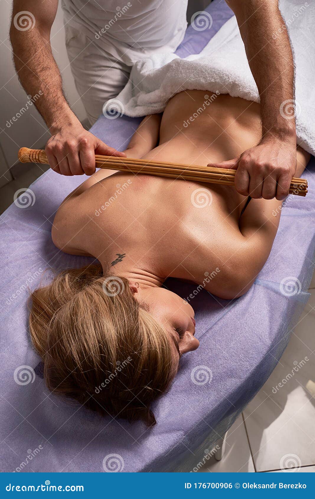 barikisu sumaila recommends female naked massage pic