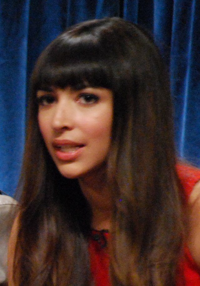 alex goings recommends Hannah Simone Nude