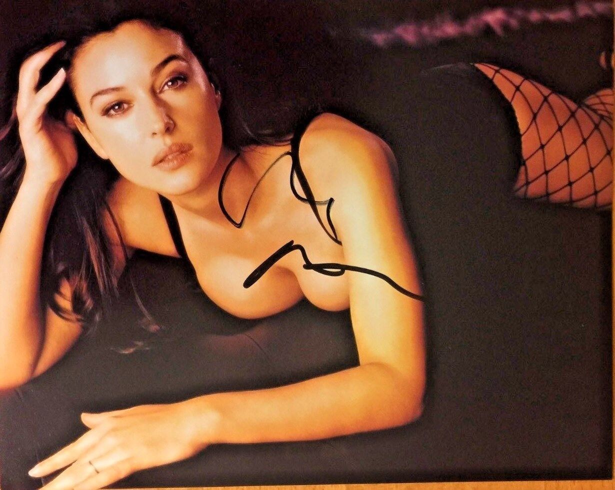 Best of Monica bellucci boobies