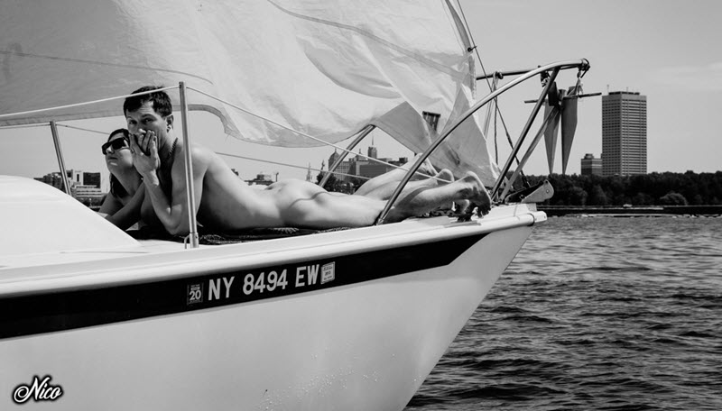 naked sailing