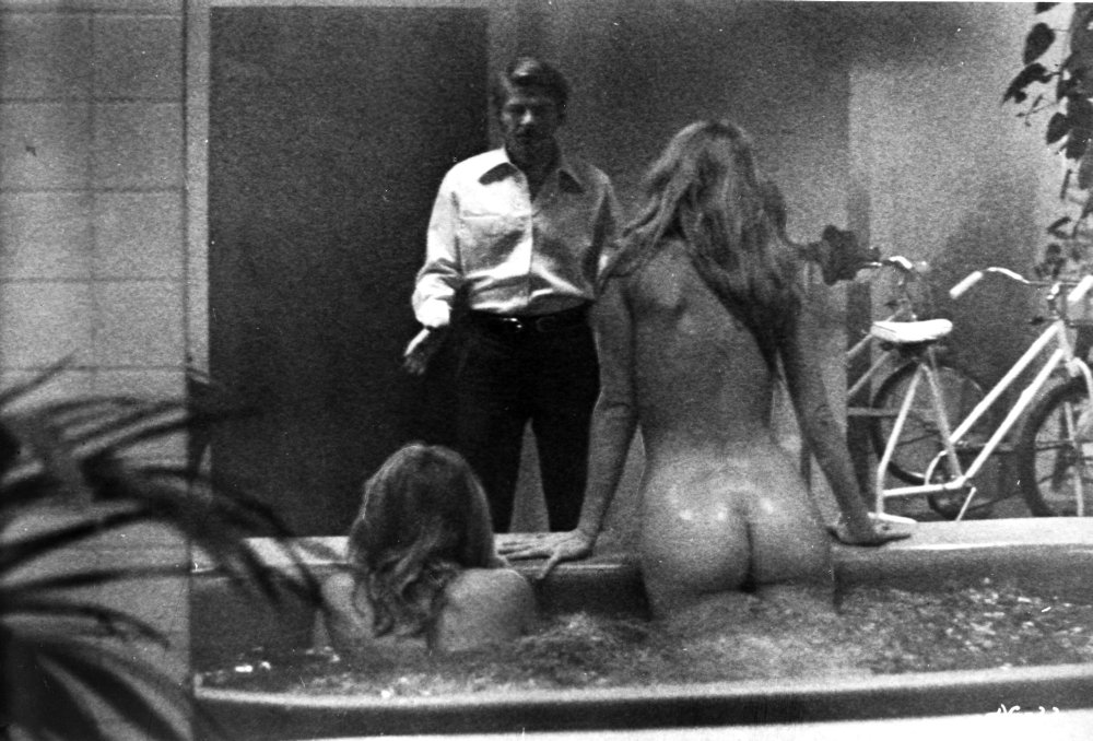 Naked Sondra Locke lin wolf