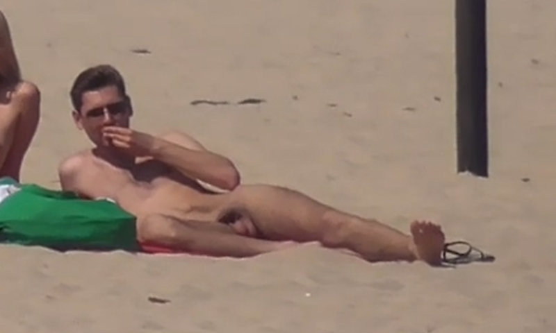 andrew jaskowiak recommends Nude Sunbathing Male