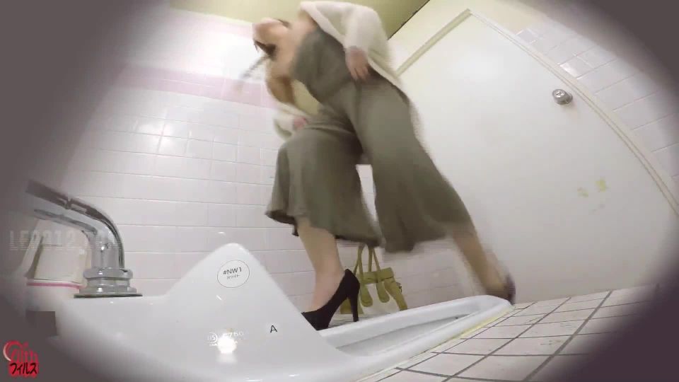 courtney rodgers add photo public toilet voyeur