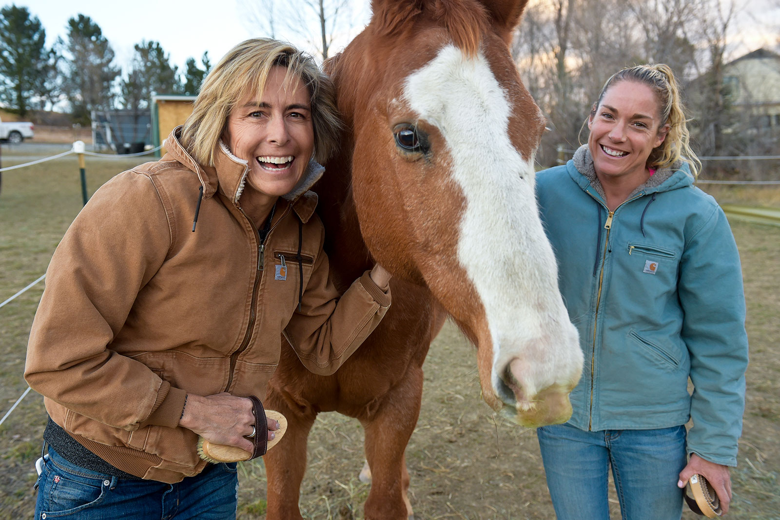 carolina de andrade recommends siri riding pic