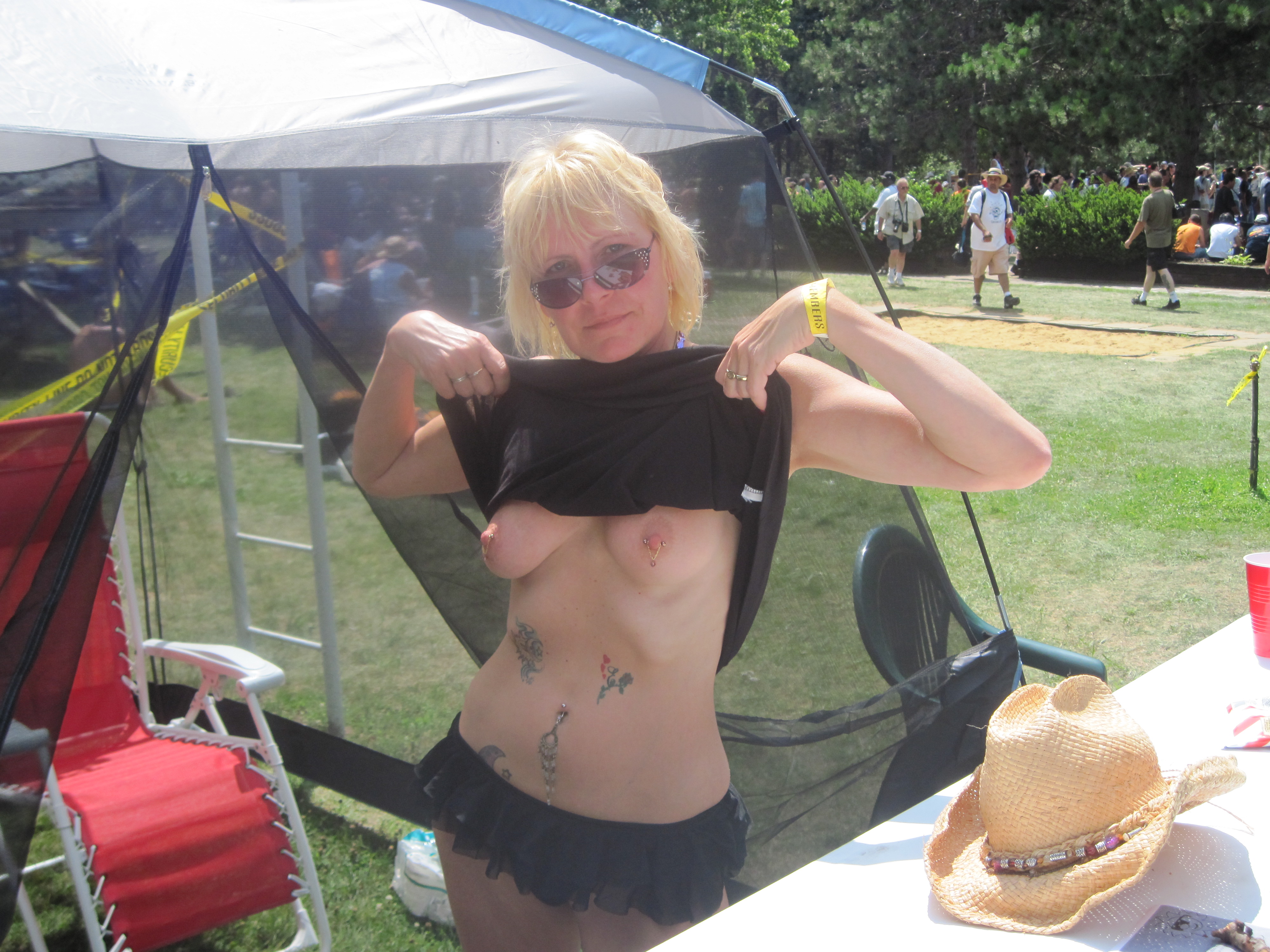 alex heckler recommends women flashing titties pic